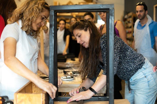 Creative workshops for team building – concrete and crafts