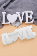 תבנית LOVE עם לב – לעיצוב רומנטי ומרגש
